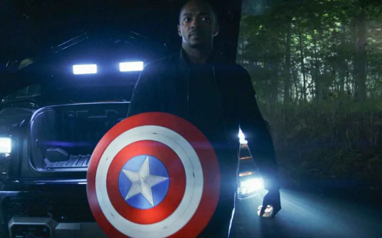 (L-R) Joaquin Torres/The Falcon (Danny Ramirez) and Captain America/Sam Wilson (Anthony Mackie) in Marvel Studios' CAPTAIN AMERICA: BRAVE NEW WORLD . Photo courtesy of Marvel Studios. © 2024 MARVEL.