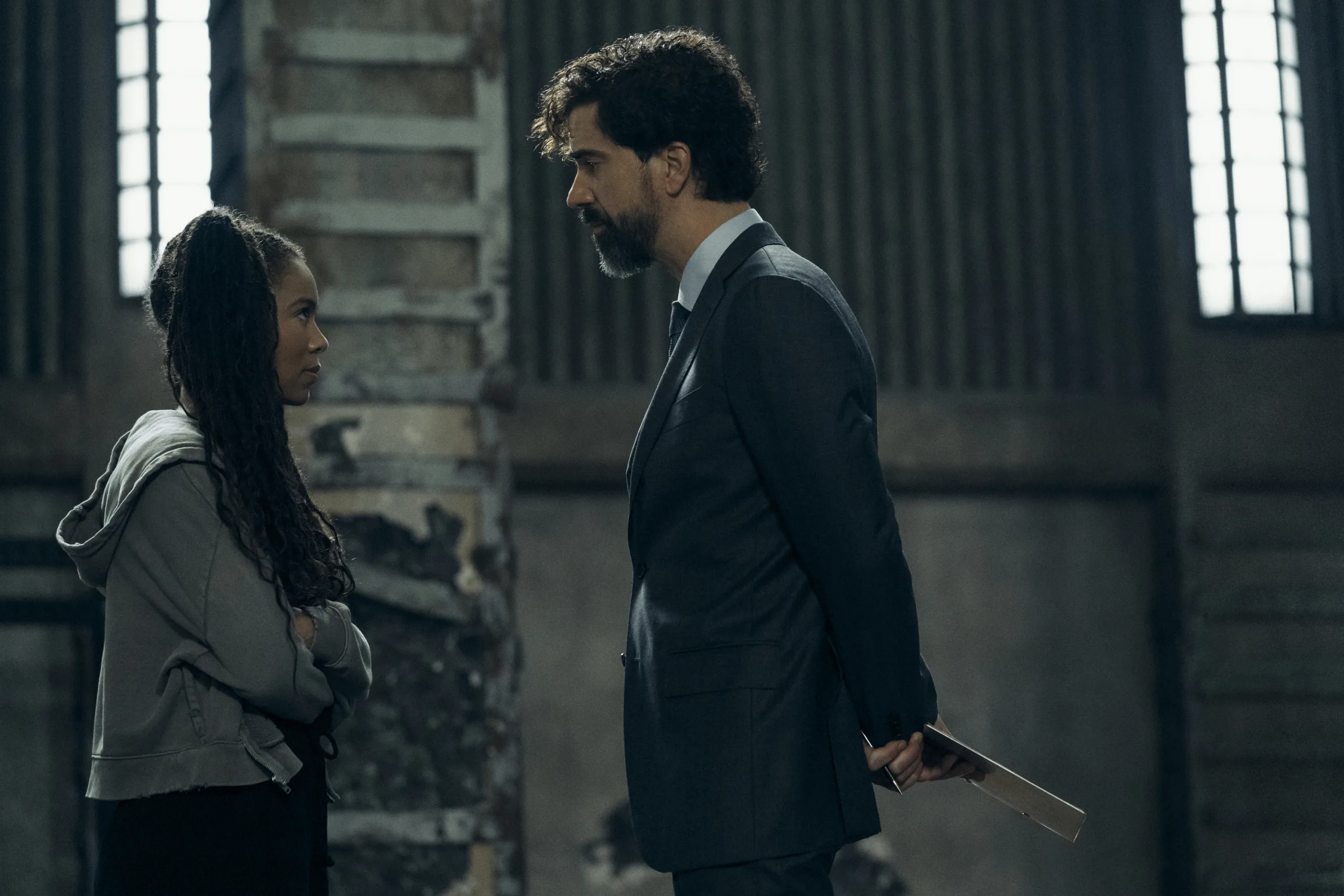 Jaz Sinclair (Marie Moreau), Hamish Linklater (Dean Cipher)