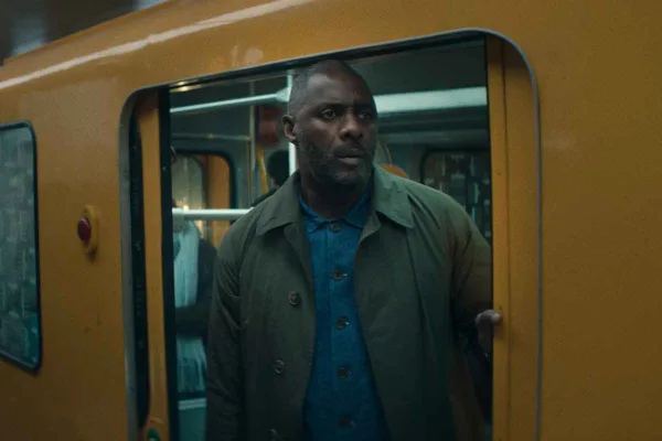 Idris Elba in Hijack Season 2