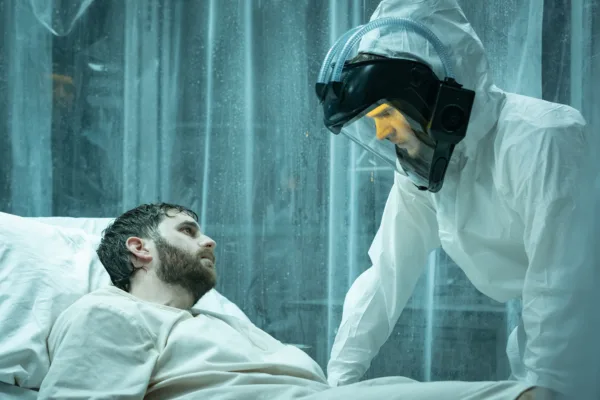 The Beauty -- "Beautiful Chimp Face" -- Season 1, Episode 4 (Airs Wed, Jan 28) -- Pictured (L-R): Ben Platt as Manny, Evan Peters as Cooper Madsen.CR: Eric Liebowitz/FX