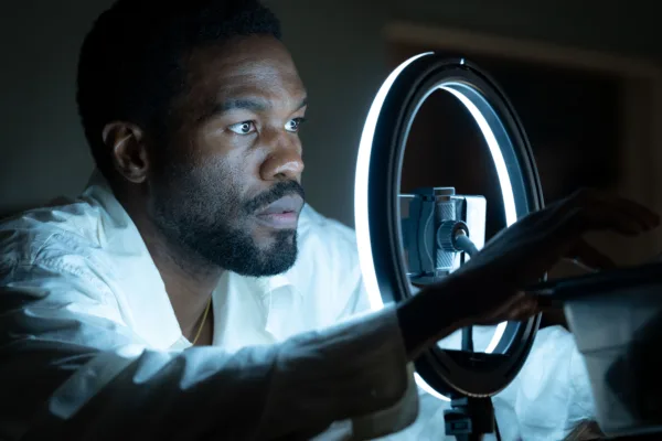 Simon Williams/Wonder Man (Yahya Adbul-Mateen II) in Marvel Television's WONDER MAN, exclusively on Disney+. Photo by Suzanne Tenner. © 2025 MARVEL.