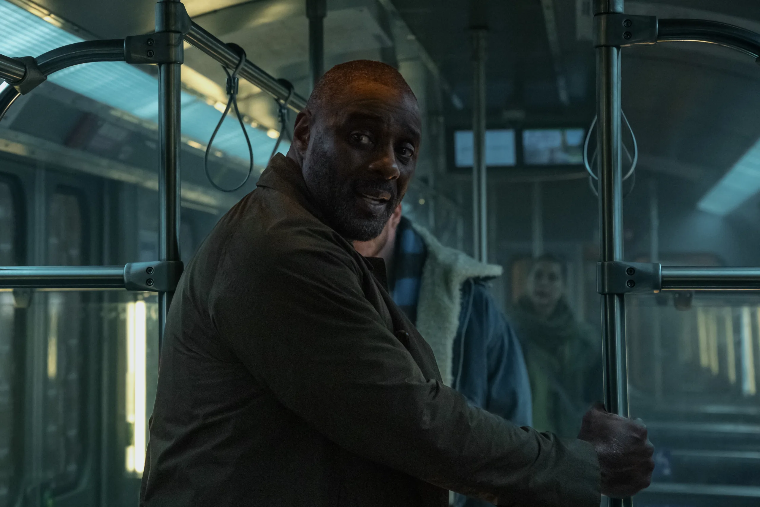 Idris Elba as Sam Nelson on Hijack Season 2 Episode 3