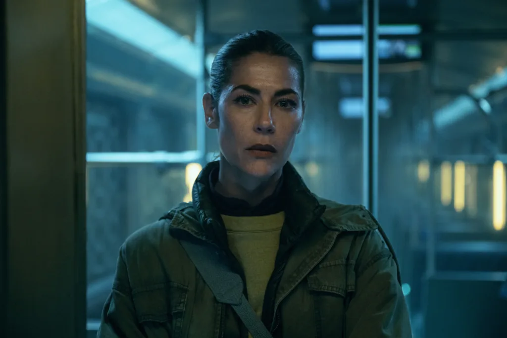 Karima McAdams as Jess on Hijack Season 2 Episode 5