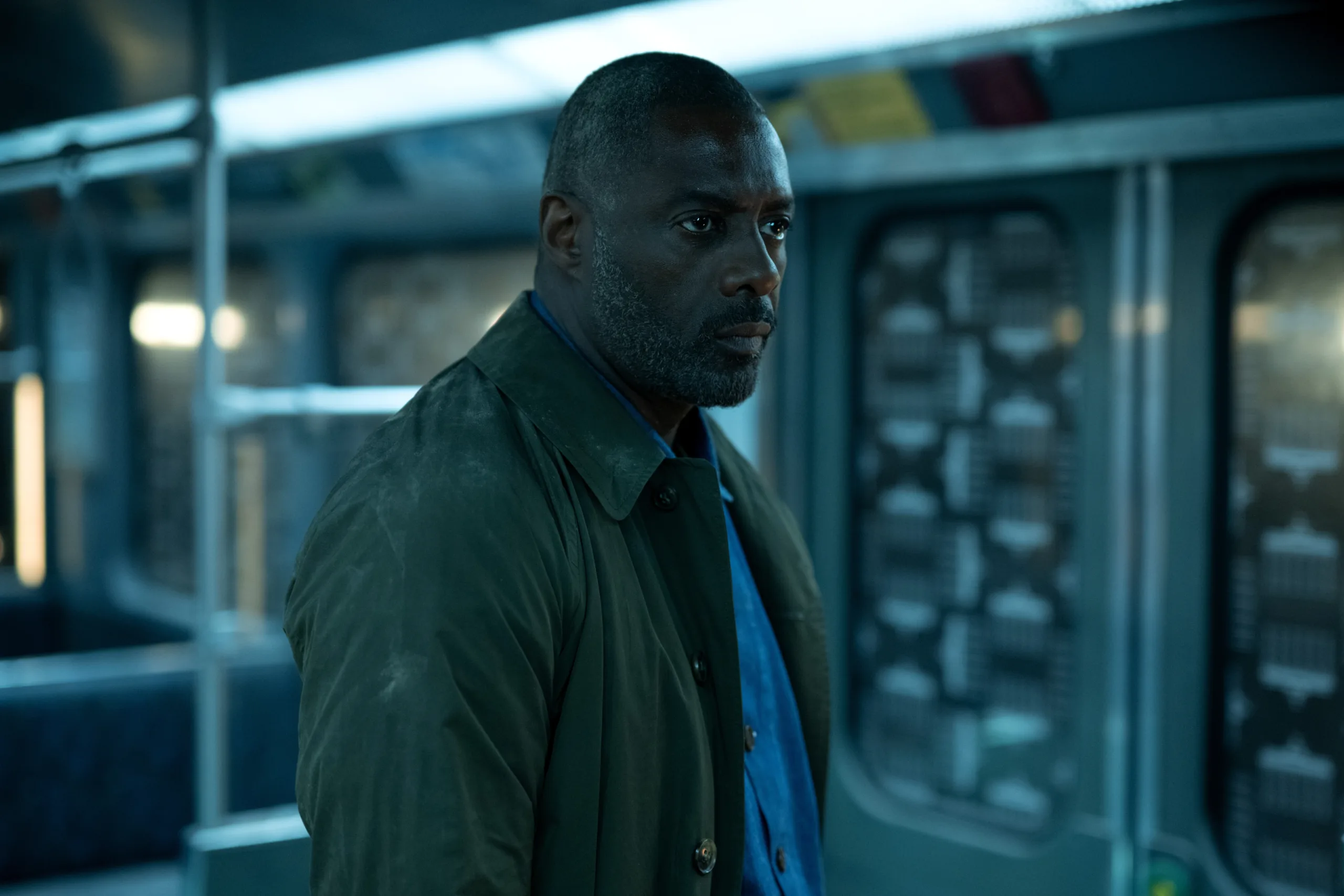 Idris Elba on Hijack Season 2 Episode 6