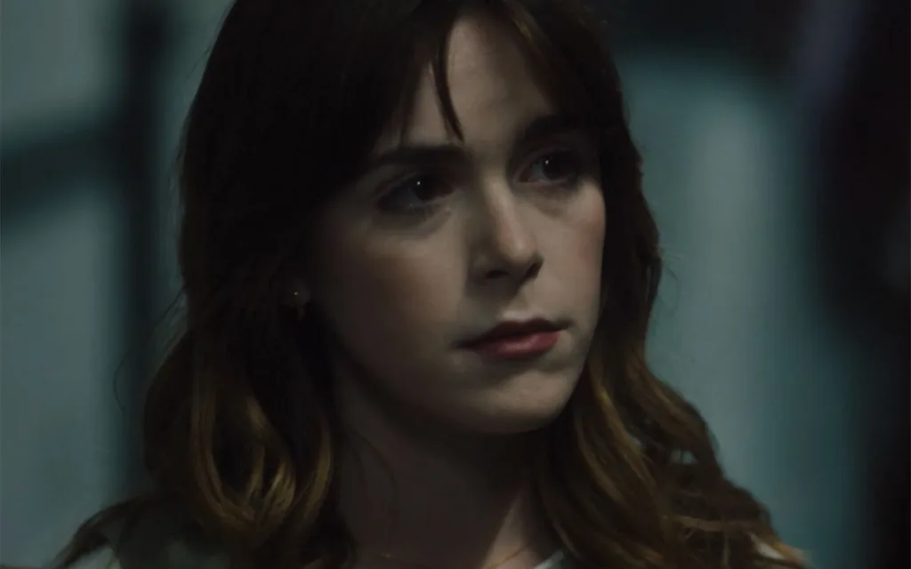 Kiernan Shipka as Hayley on Industry Season 4 Episode 4