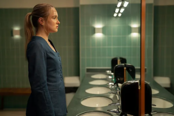 Miriam Petche as Sweetpea Golightly on Industry Season 4 Episode 5